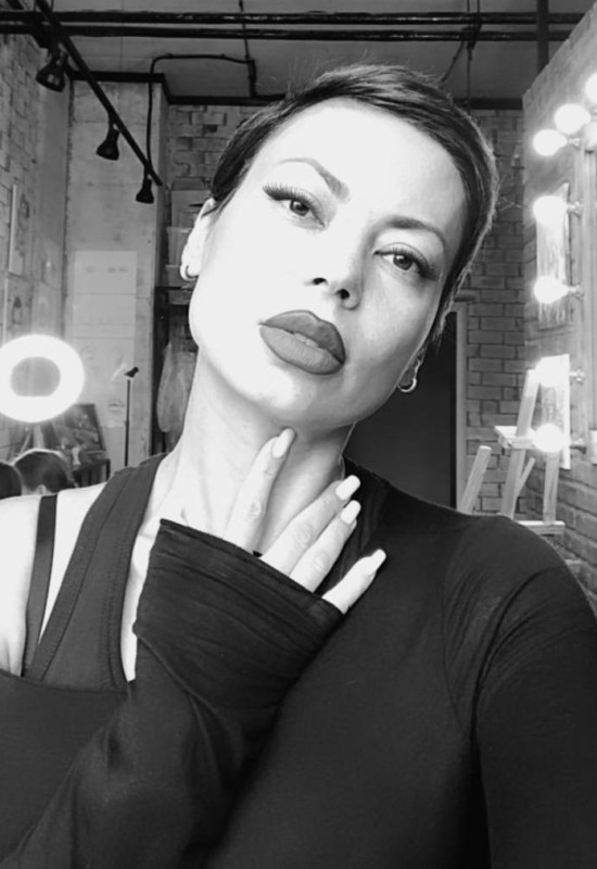 Elli • 40 • Russie