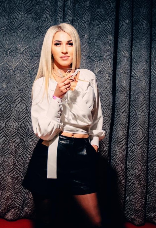 Julia • 29 • Білорусь