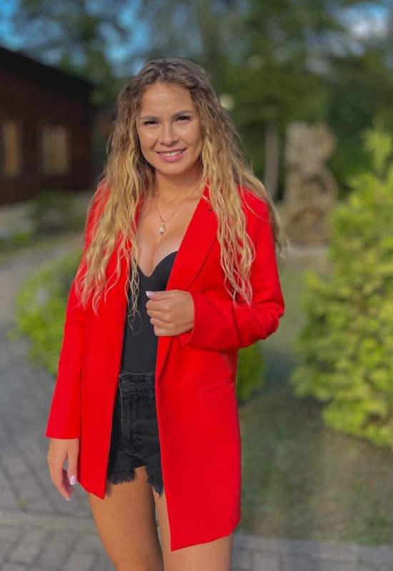 Lera • 42 • Ukraine