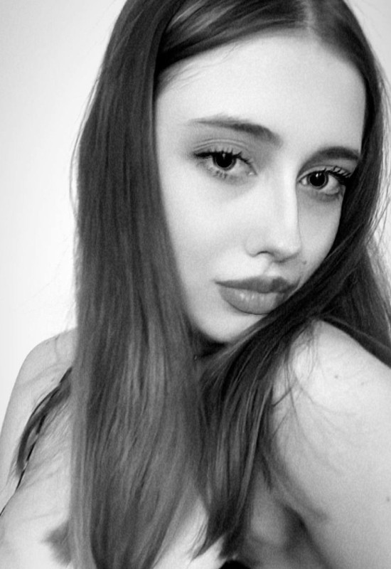 Daria • 30 • Ukraine