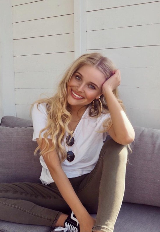 Mila • 36 • Russie