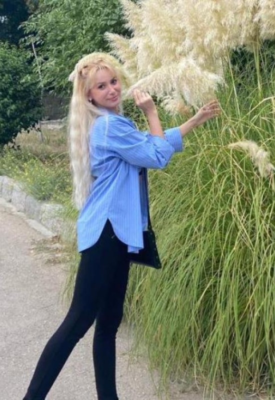 Alla • 36 • Russie