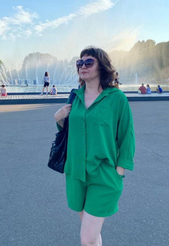 Olga • 46 • Russia