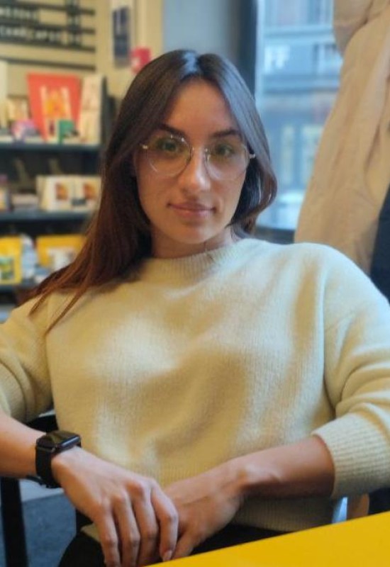 Liza • 34 • Russia