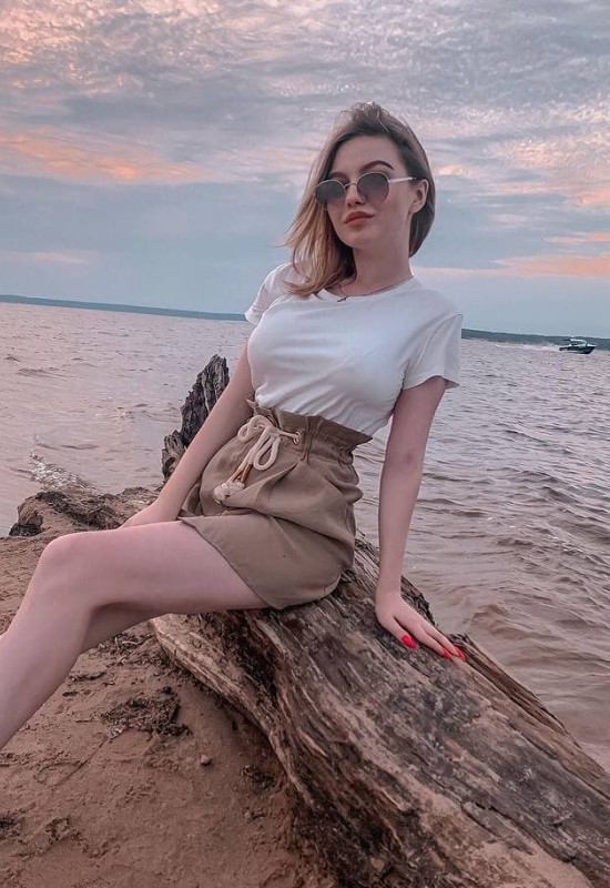 Alena • 24 • Allemagne