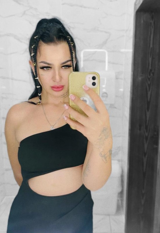 Kristina • 27 • Ukraine