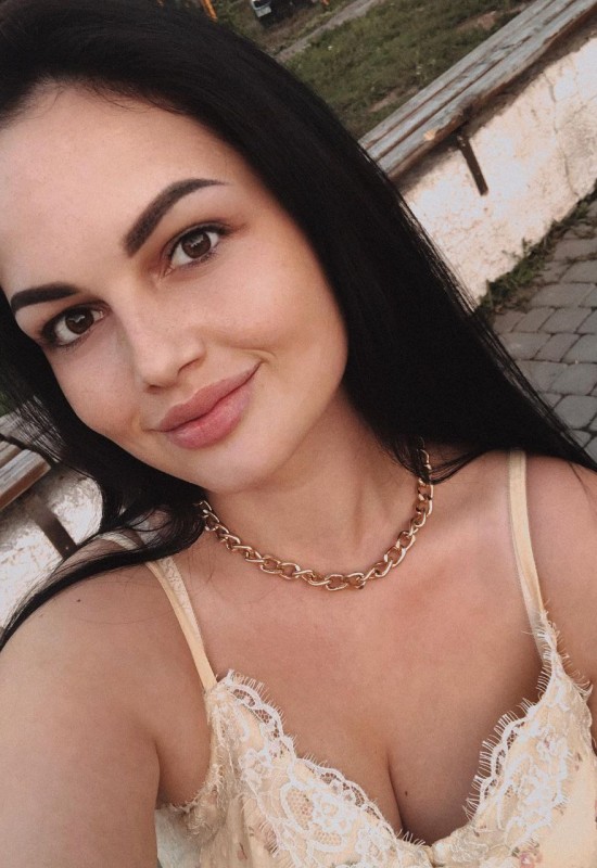 Darinochka • 35 • Ukraine