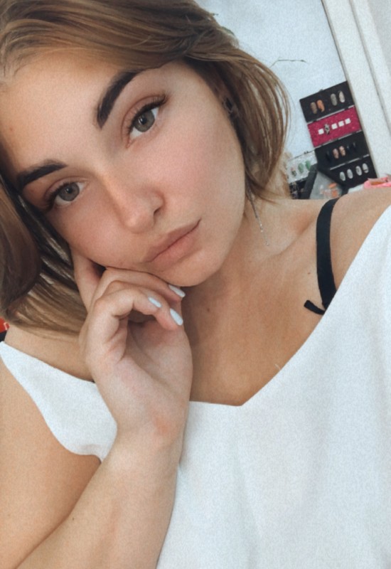 Ksenia • 29 • Україна