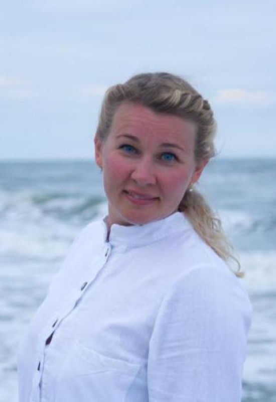 Maria • 44 • Russia