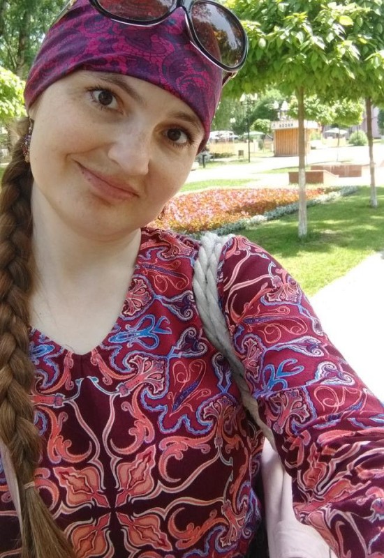 Olivia • 38 • Russia