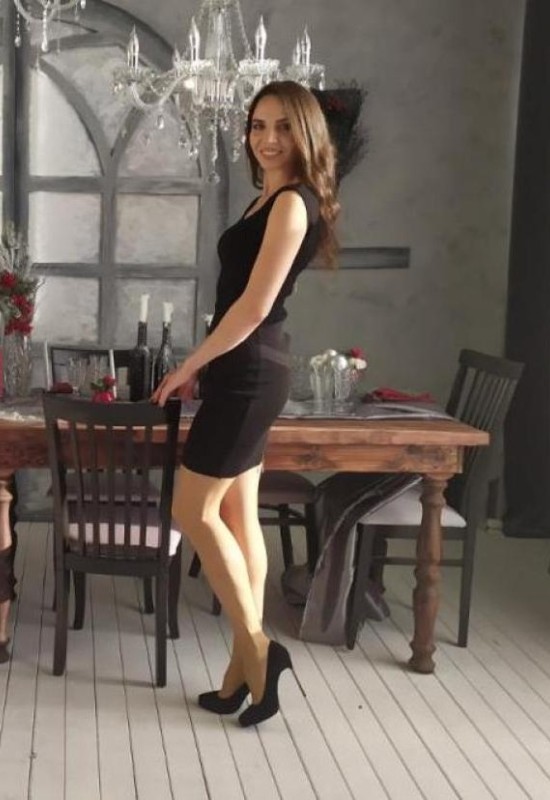 Yana • 40 • Russia