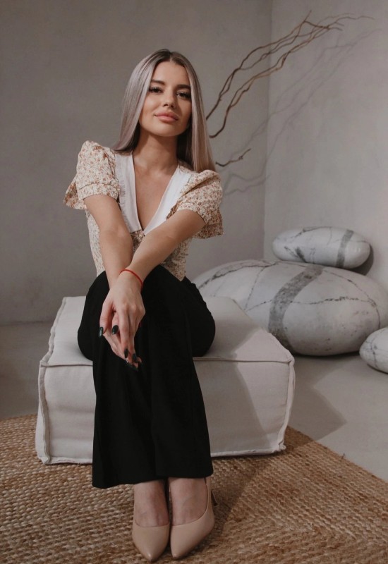 Mary • 37 • Ukraine