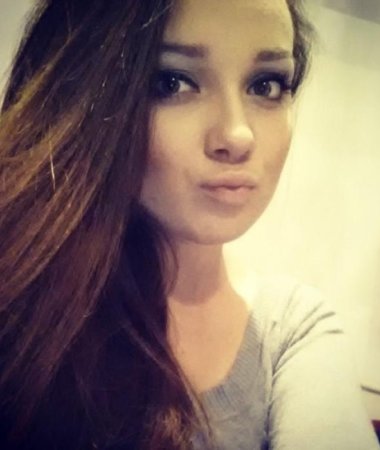 Yanna, 31