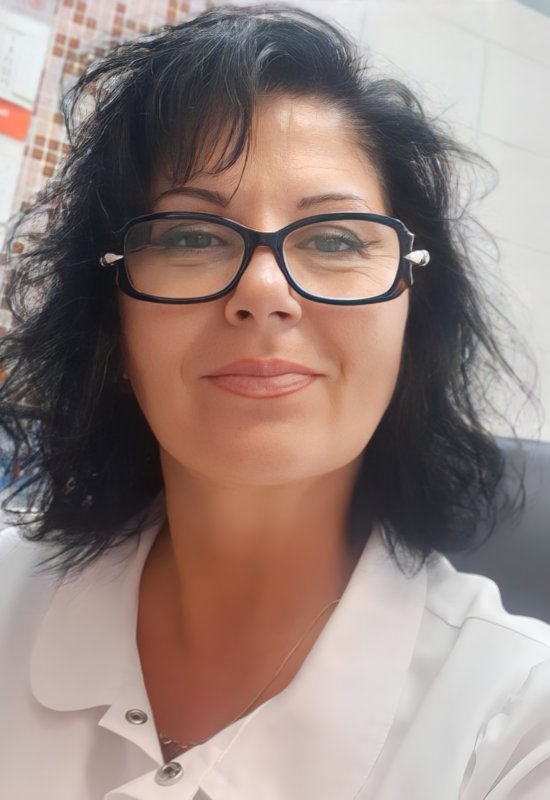 Elena • 61 • Russie