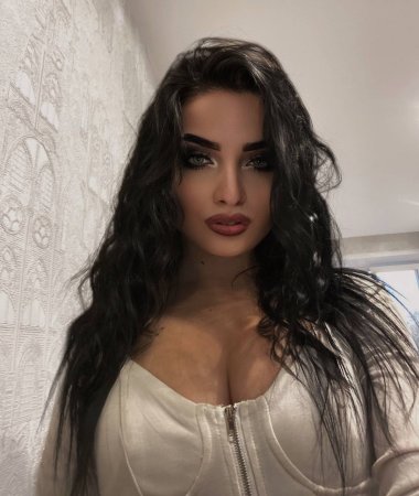Assya, 23