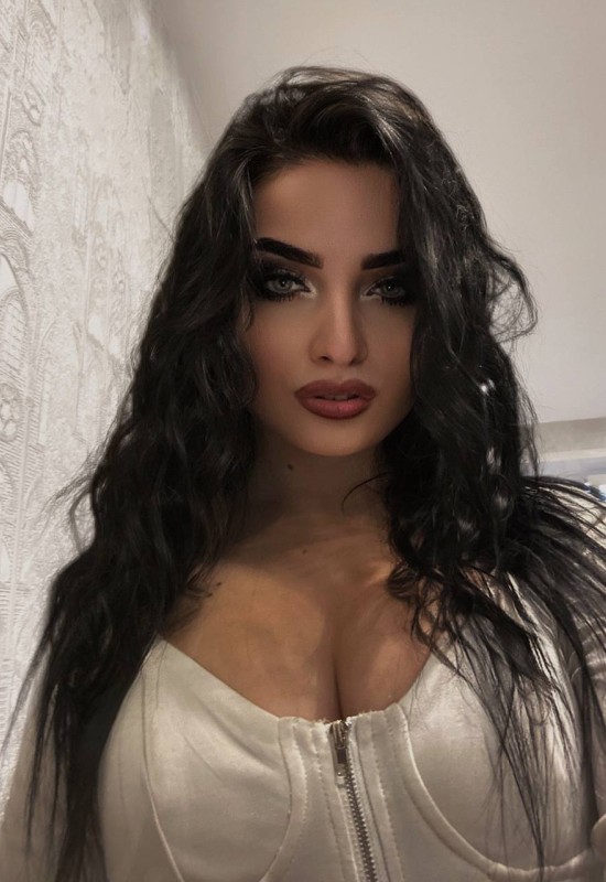 Assya • 22 • Russia