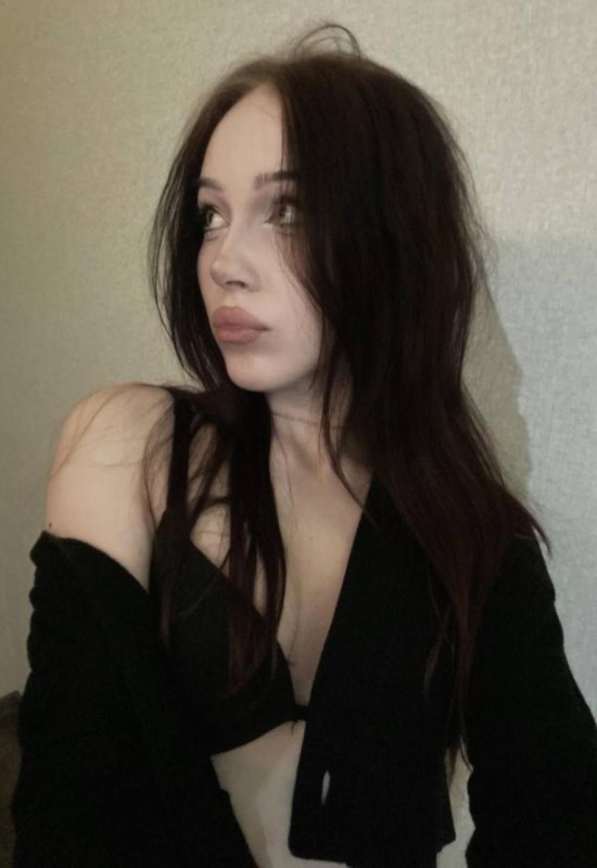 Alena • 23 • Ukraine