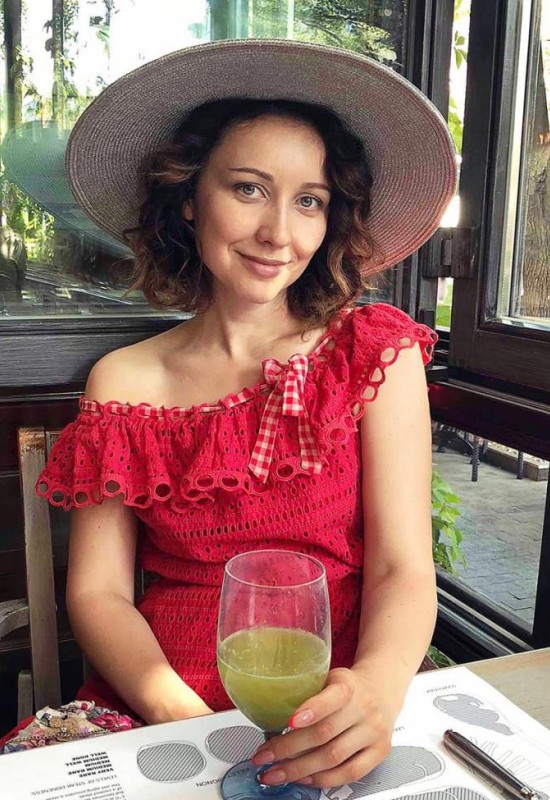 Anastasia • 37 • Украина