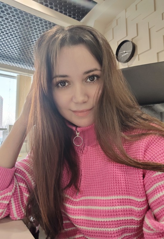 Alena • 38 • Russia