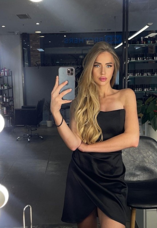 Anastasia • 27 • Україна