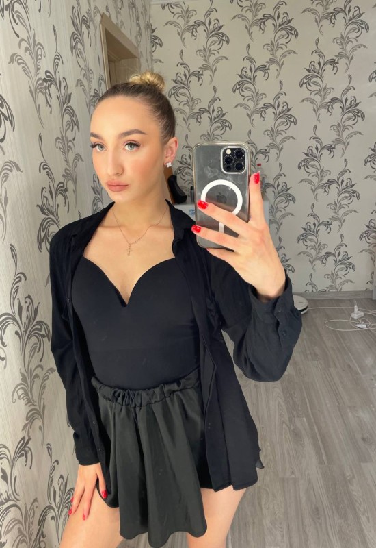 Daria • 27 • Ukraine