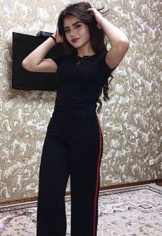 Mahina • 21 • Tajikistan