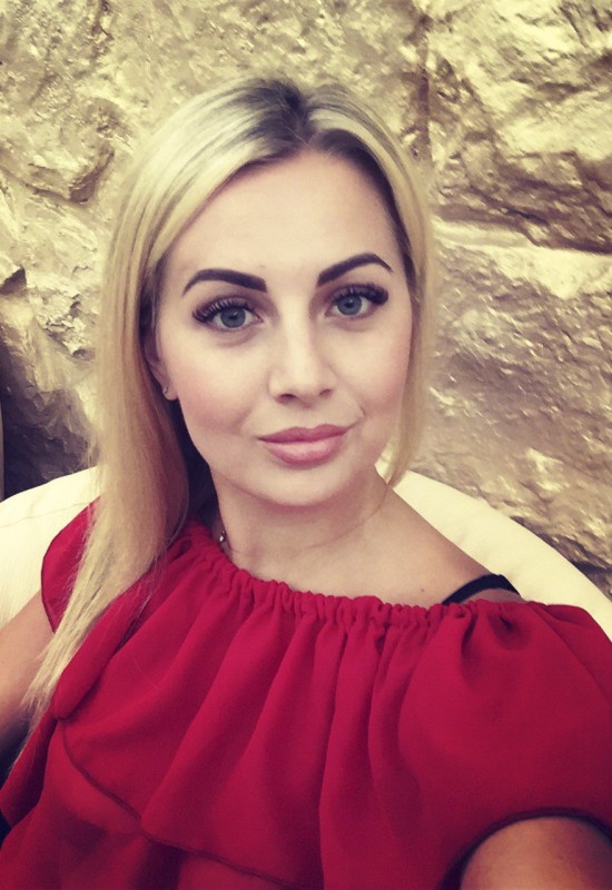 Ekaterina • 42 • Russia