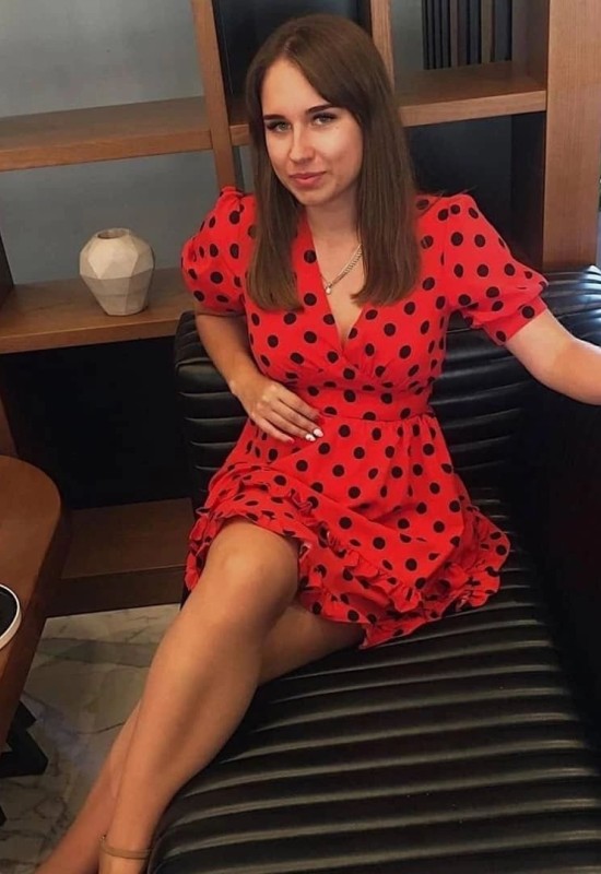 Elvira • 30 • Russie