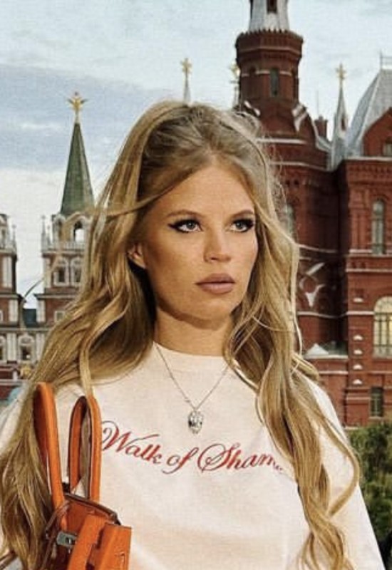 Eli • 26 • United Kingdom