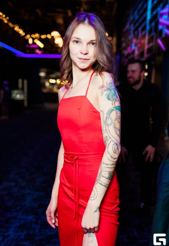 Polina • 27 • Росія