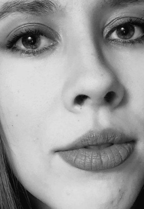 Elena • 32 • Russie