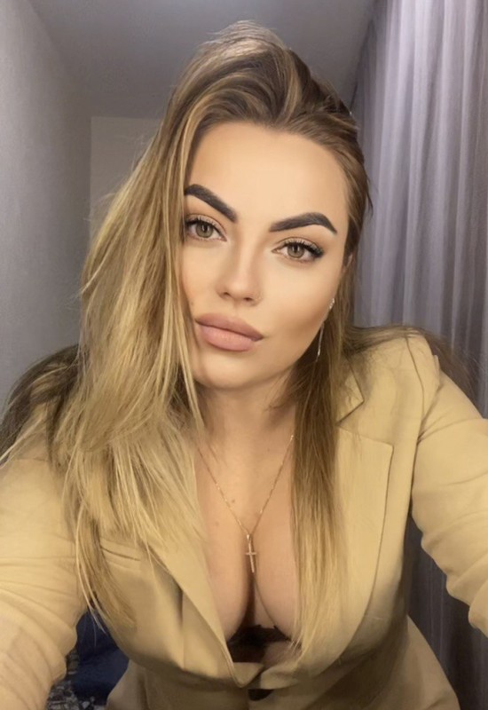 Eva • 25 • Ukraine