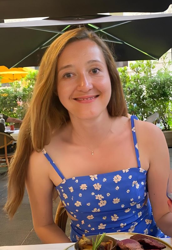 Olga • 39 • Switzerland