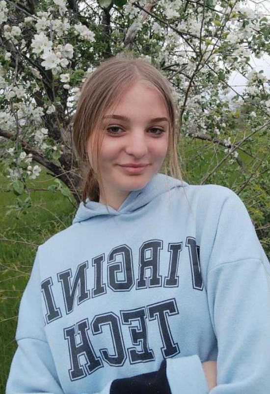 Irina • 25 • Ukraine