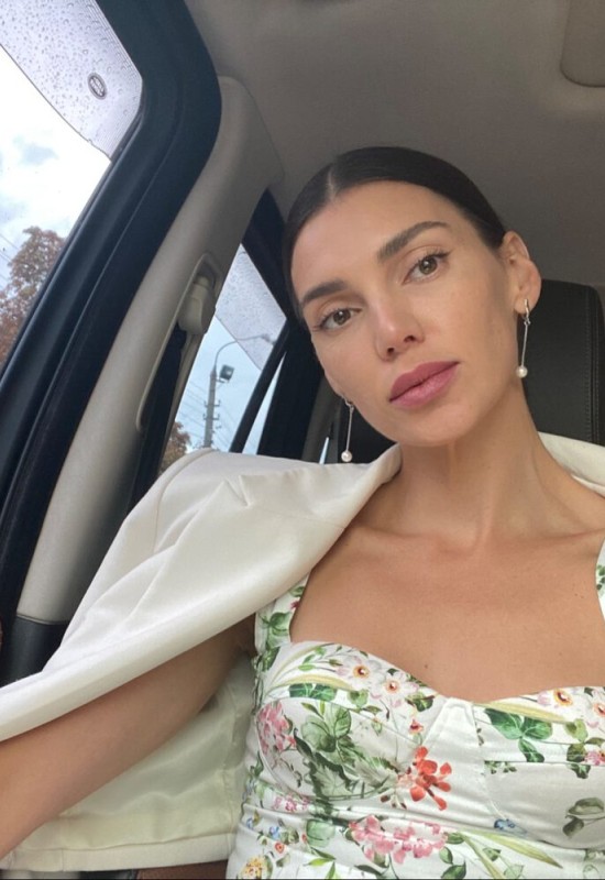 Ira • 40 • France