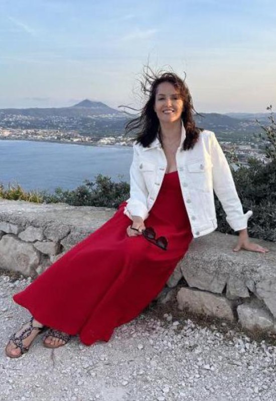 Julia • 46 • Ukraine