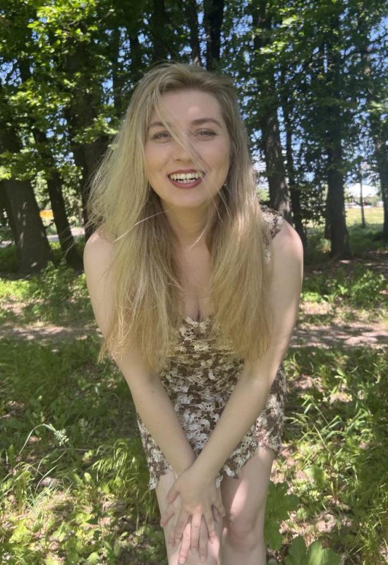 Julia • 38 • Ukraine