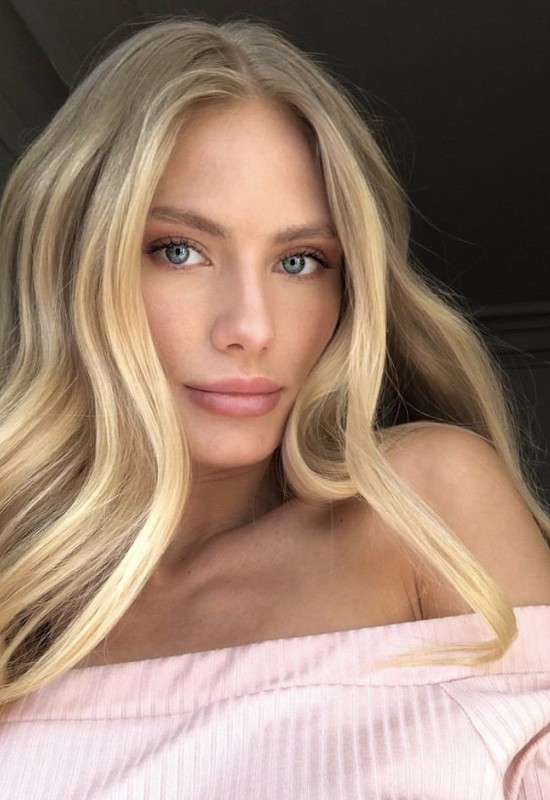 Katya • 38 • Україна