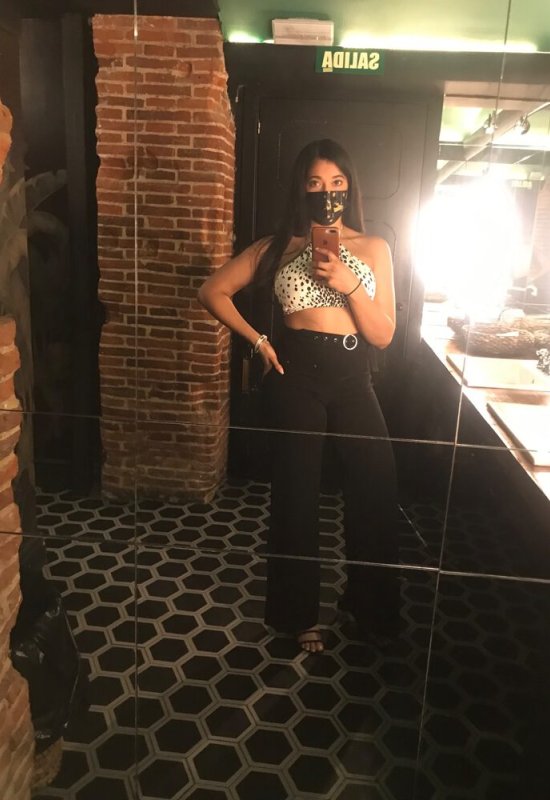 Carla • 29 • Spain