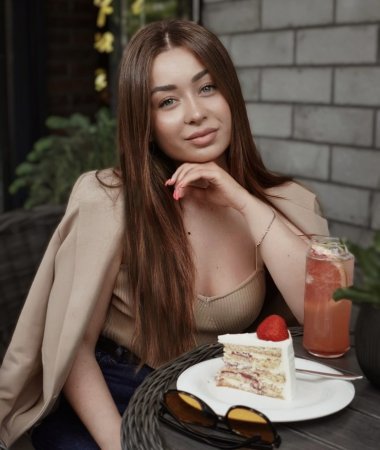 Natalia, 33