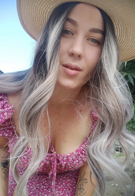 Karina • 30 • Russia