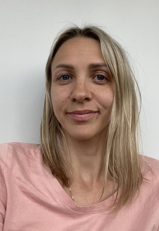 Kseniya • 38 • Russia