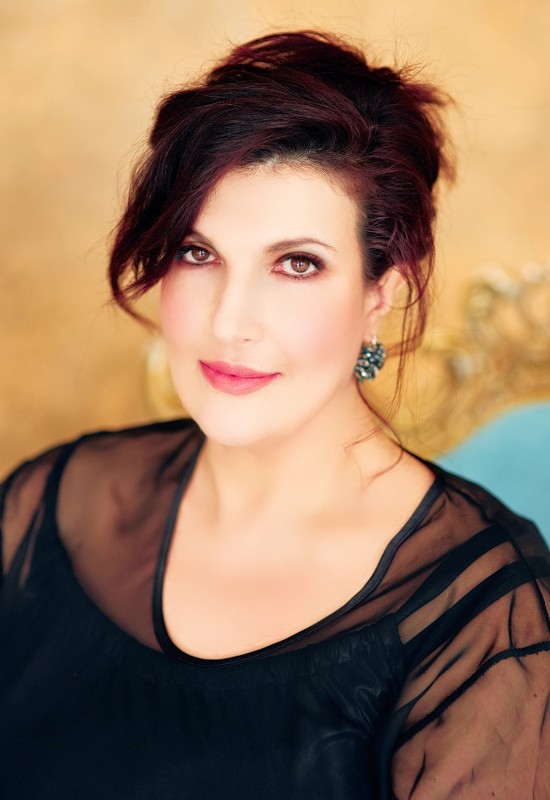 Lora • 52 • Russie