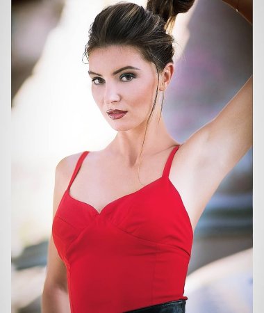 Lina, 36