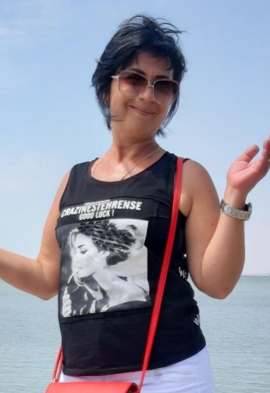 Lyudmila • 57 • Pologne