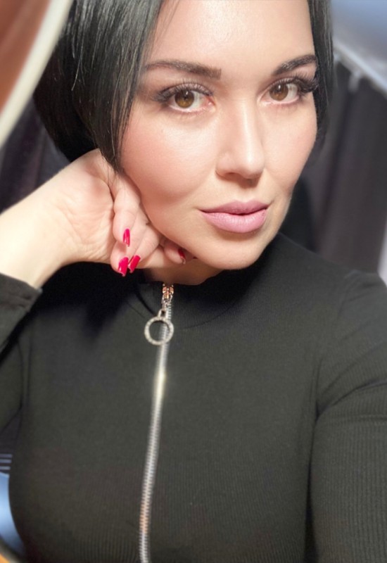 Margo • 36 • Ukraine