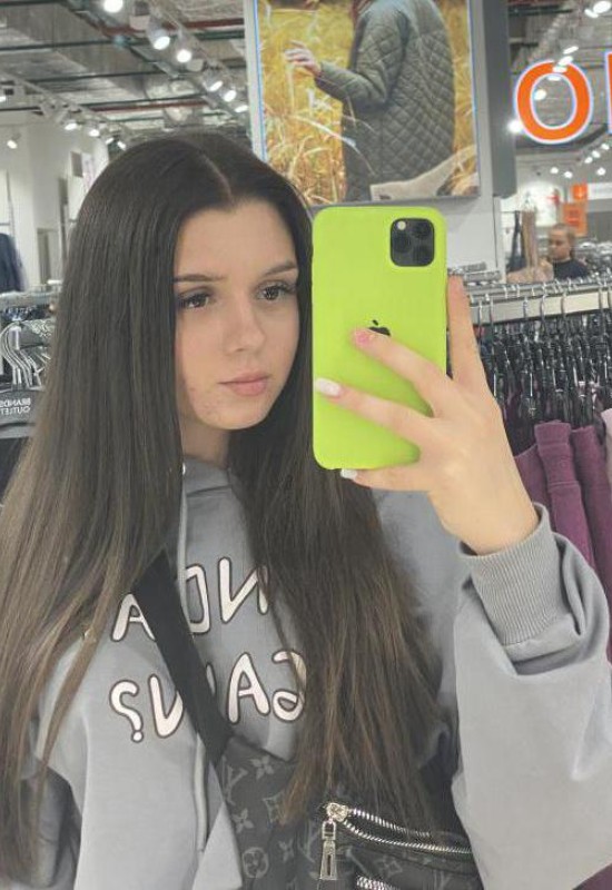 Anastasia • 21 • Ukraine