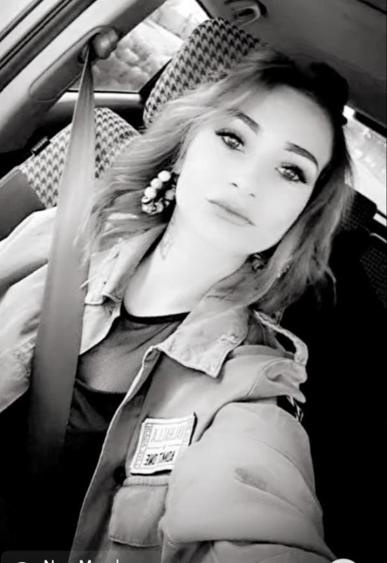 Megan • 36 • France