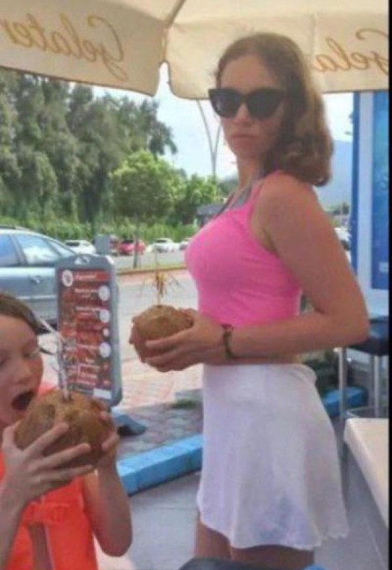 Anna • 22 • Russia