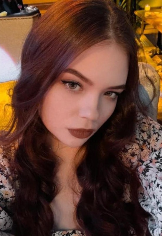 Yulia • 25 • Russie